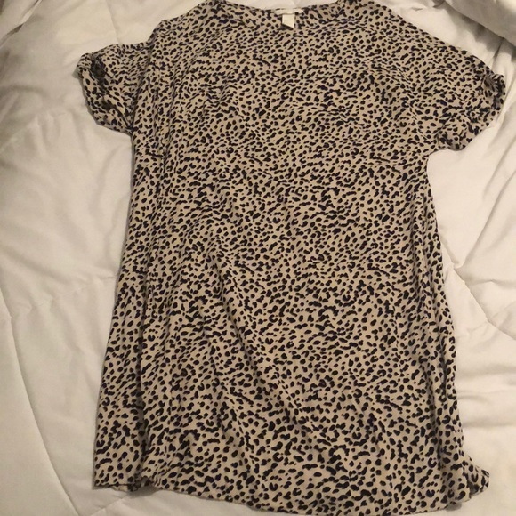 H&M Dresses & Skirts - H&M cheetah t shirt dress